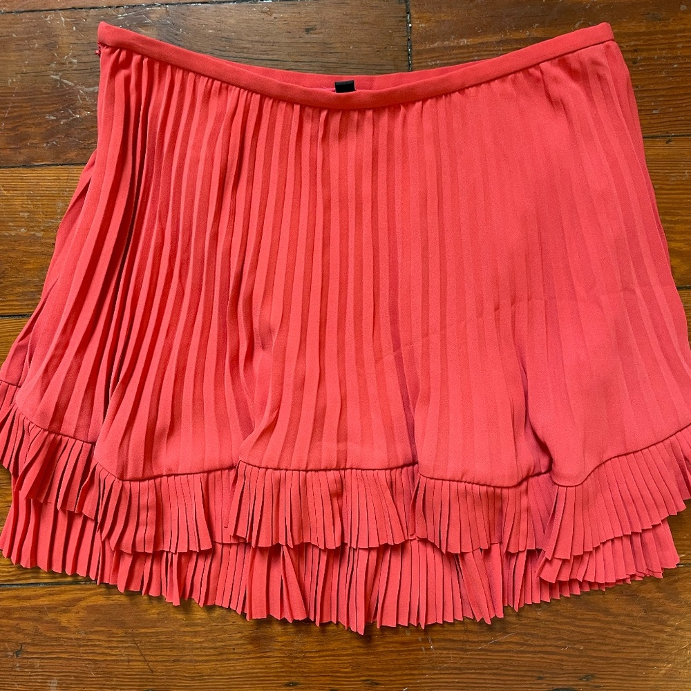 Banana Republic Mini Swing Skirt, size 2 - Picture 2 of 3